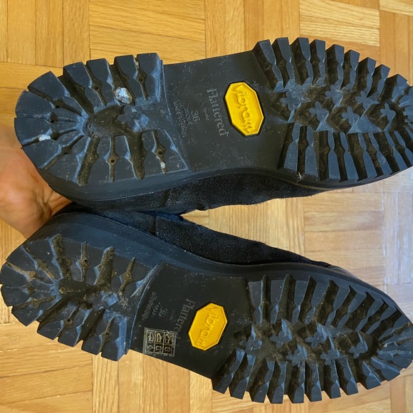 Flattered Sally boots ๐ - Picture 8 of 12